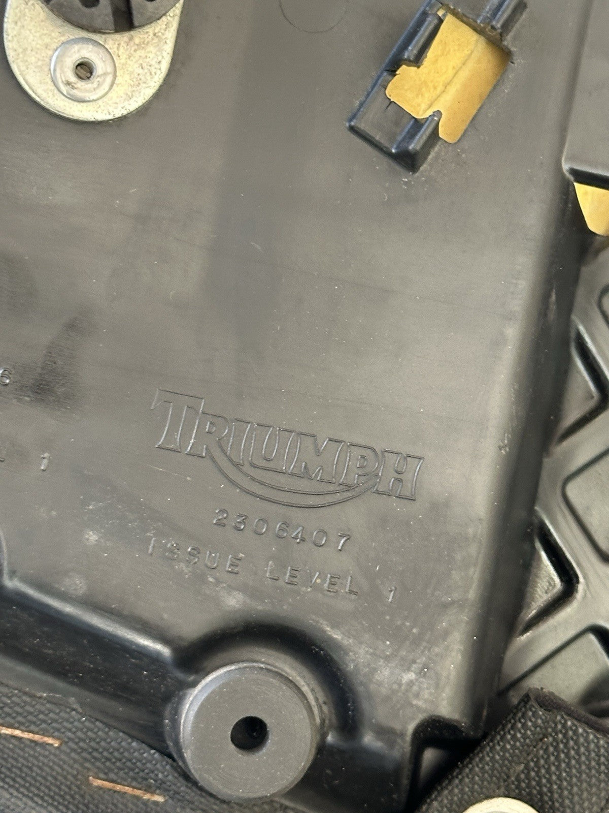 TRIUMPH STREET TRIPLE 675 Seat T2306407 Triumph Street Triple 675R Seat 2007-11