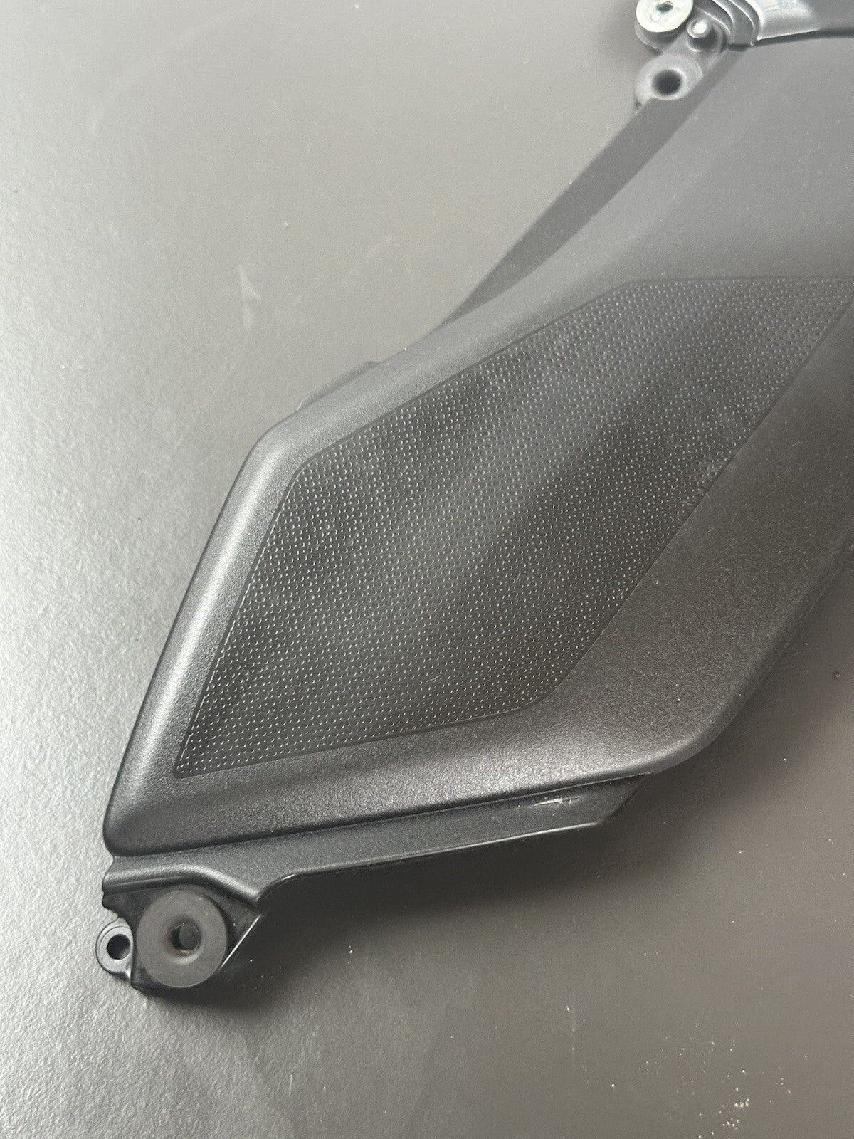Kawasaki Z900 Right side fairing cover panel cowl RH 36001-0686 14093-0668 OEM