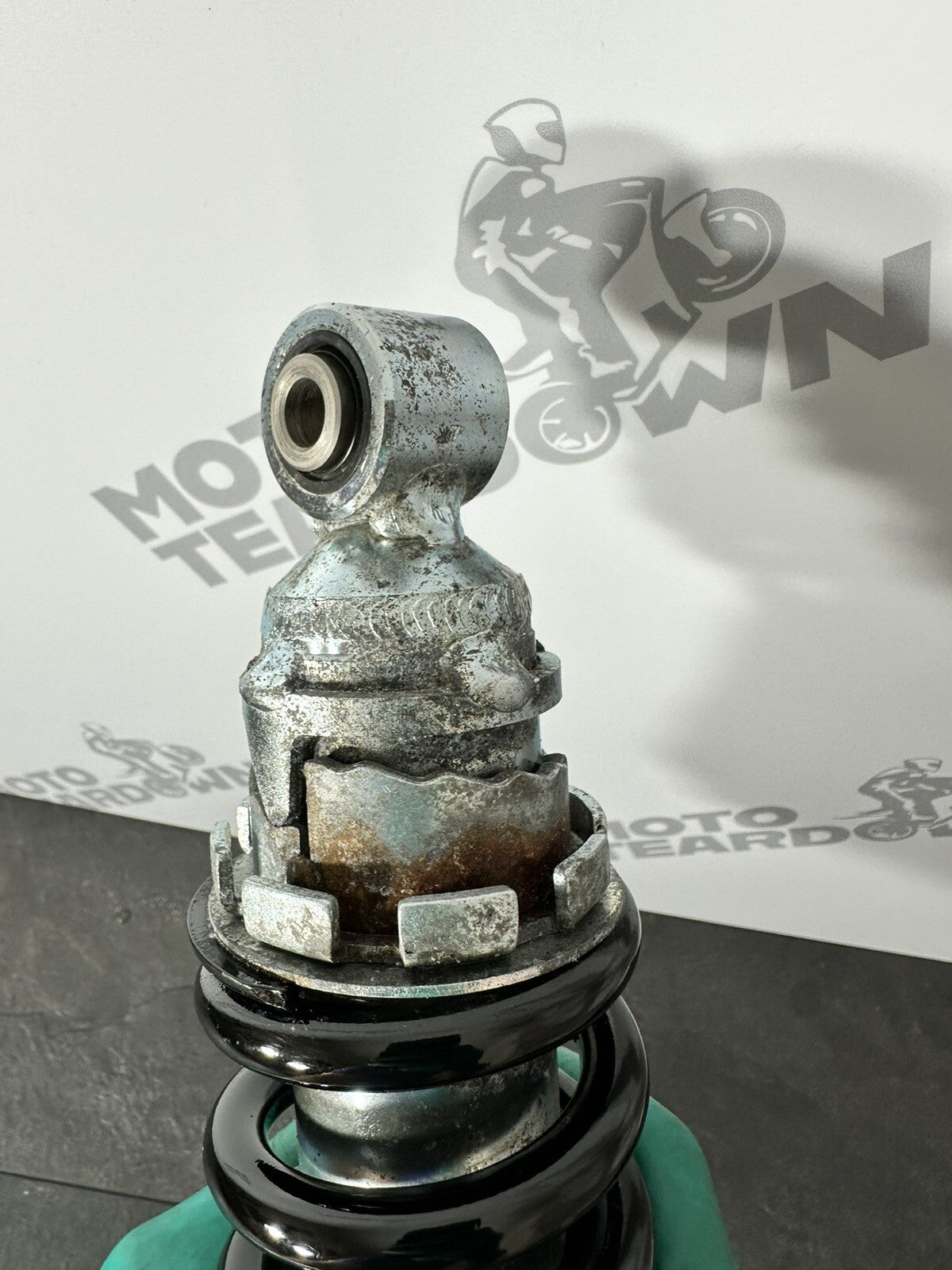 Triumph Trident 660 2022 SHOWA Rear Shock Absorber 2962 Miles 2021-2024 OEM