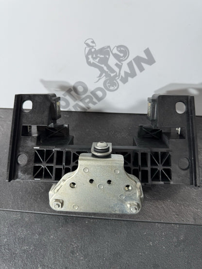 Suzuki GSXR 1000 R 2019 Subframe Bridge Fuel Tank Bracket Mount 2017-22 OEM MM