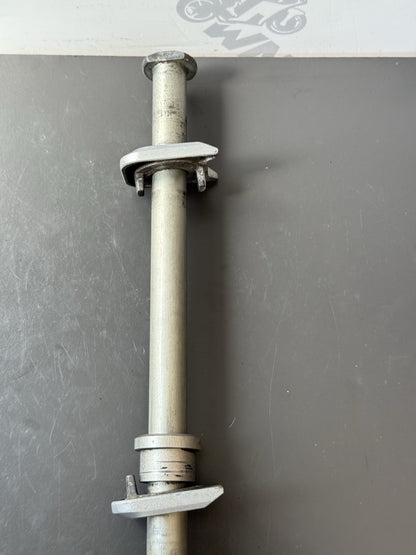 TRIUMPH TRIDENT 660 REAR WHEEL SPINDLE Rear Wheel Axle YEAR 2021-2024 OEM