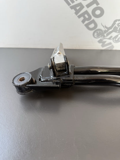 SUZUKI GSXS 125 RIGHT PILLION FOOT REST RIGHT PILLION FOOT HANGER OEM 2017-
