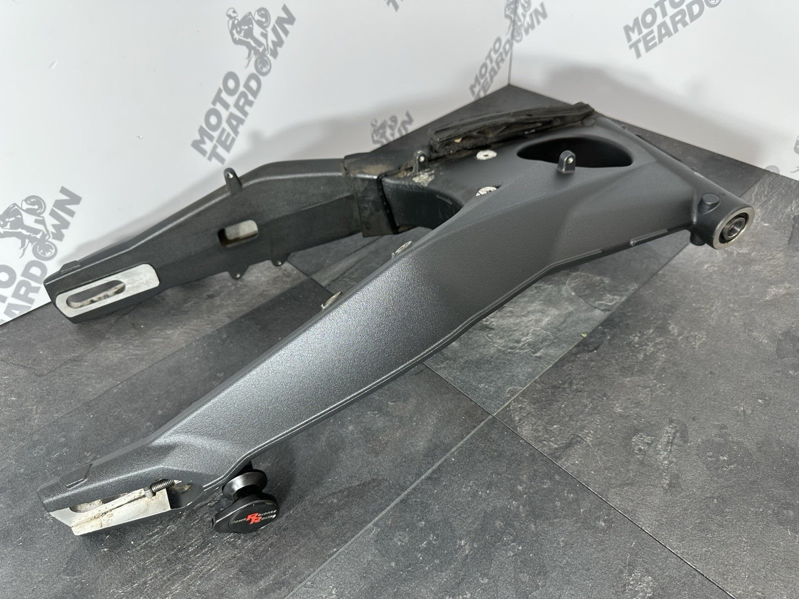 Triumph Street Triple 675 R 2015 Swingarm Swinging Arm 2013-2016 16470 Miles OEM