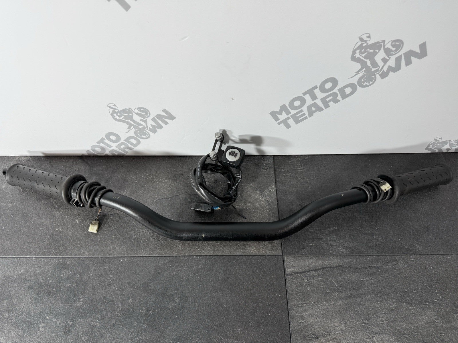 ac6aeb54-106b-427a-9ea6-8d39432e192d