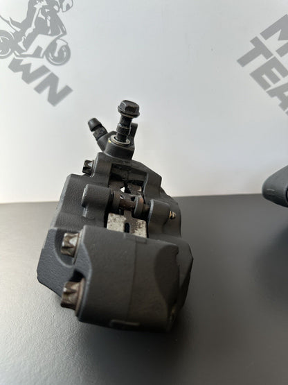 Kawasaki Z900 ZR900 2022 front brake calipers pair Kawasaki Z900 Front Calipers