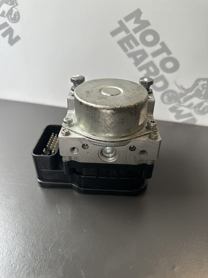 TRIUMPH SPEED TRIPLE 1050 ABS PUMP YEAR 2011-2015 1050 Speed Triple ABS pump OEM