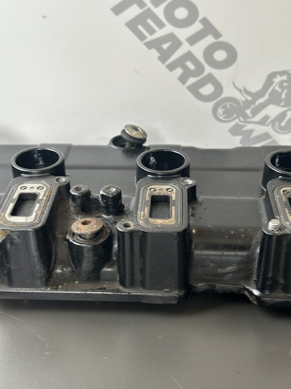 Speed Triple 1050 Engine Rocker Cam Cover Genuine Triumph 2011-2015 DESCRIPTION