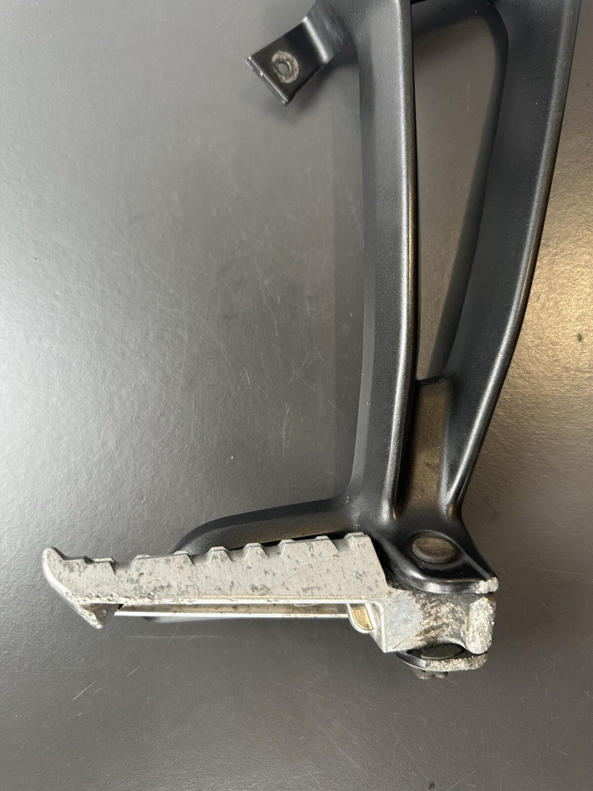 Yamaha MT-07 right pillion footrest Yamaha MT07 Right Pillion Foot Rest 2014-17