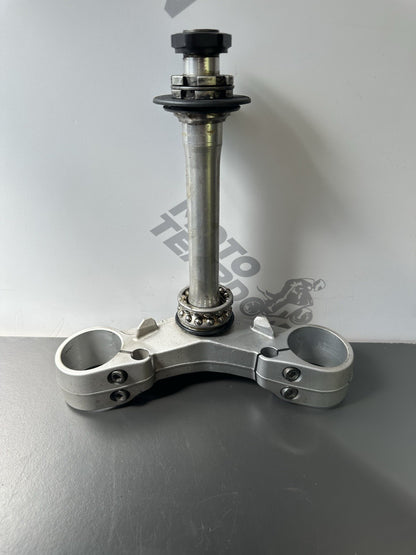 TRIUMPH STREET TRIPLE 675R Lower Yoke Bottom Clamp Lower Fork Clamp - T2044131