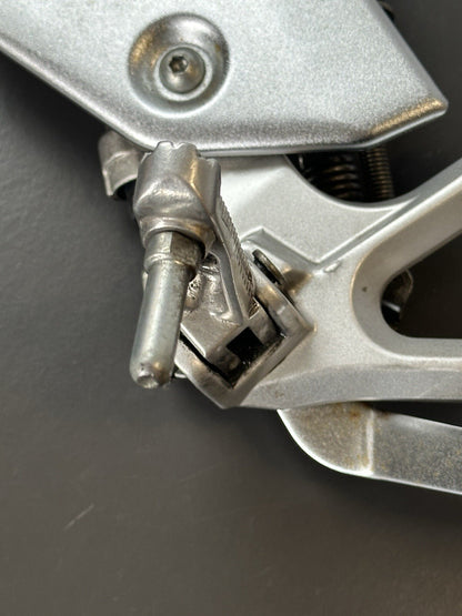 YAMAHA MT-03 R/H Front Footrest Hanger Yamaha MT03 Right Foot Rest RT assembly