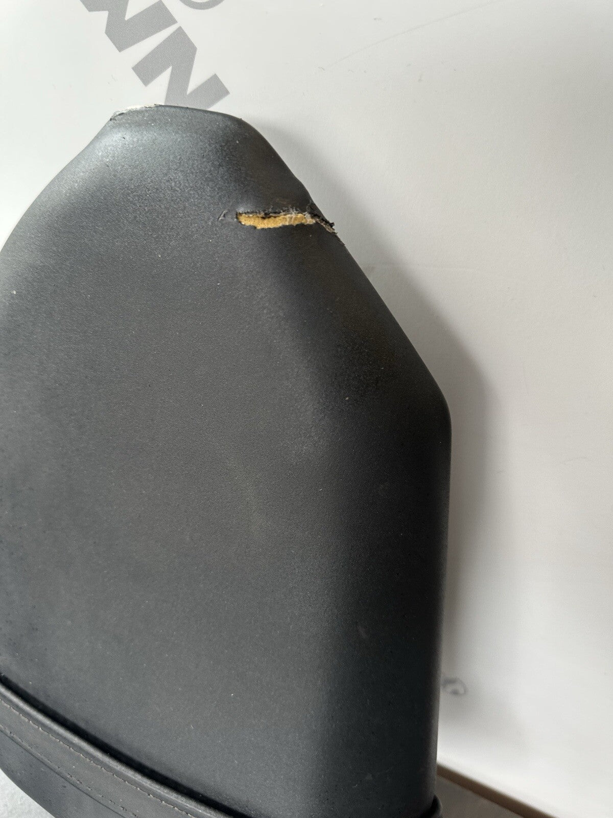 Yamaha MT-07 MT07 Rear pillion passenger seat saddle Genuine OE 2014 - 2017 TORN