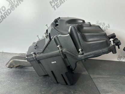 Triumph TIGER 900 GT PRO 2022 Airbox Air Filter Housing 6337 Miles 2020-2023