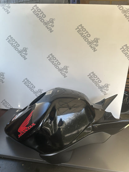 HONDA CBR1000RR Genuine Fuel Petrol Tank Centre Cover Panel Fairing 2004 2005