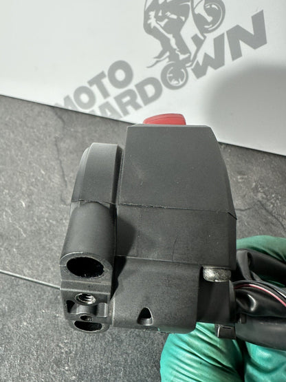Suzuki GSXR 1300 2016 HAYABUSA Right Switchgear Kill Switch 18408 Miles OEM
