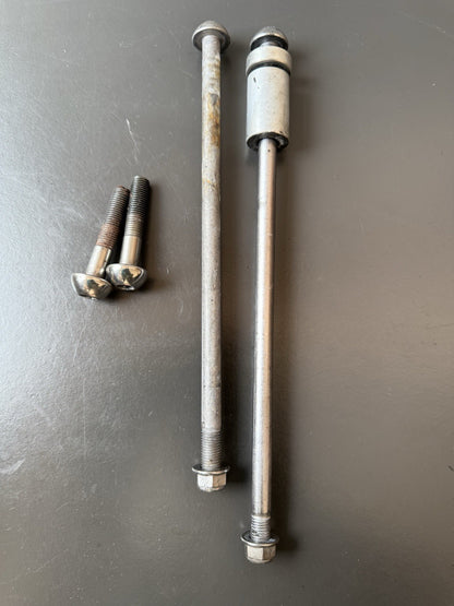 Triumph Street Triple 675 675R Engine Mount Bolts Frame 2007-11 NOT COMPLETE SET