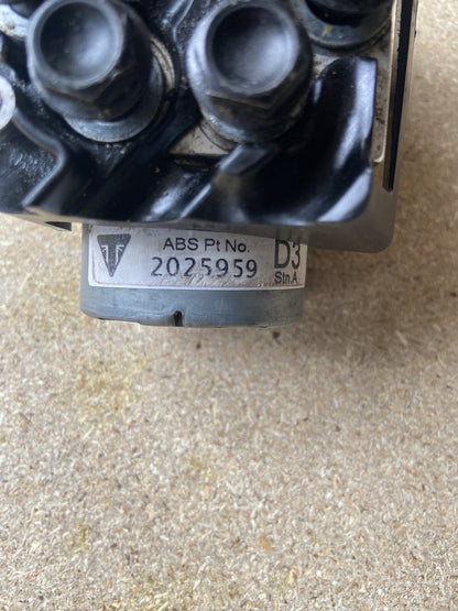 Triumph Street Triple 765 RS 2017-2019 ABS Pump Regulator 2017 OEM T2025959 OEM