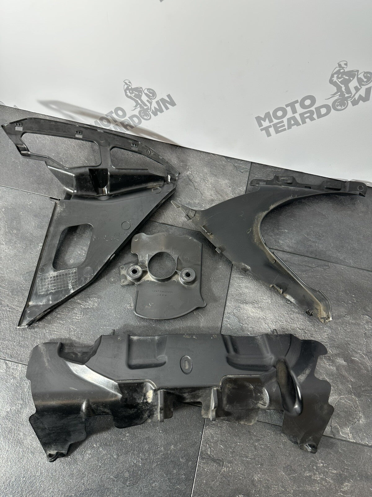 Suzuki GSXR 1000 2014 VARIOUS Fairing Panels Cowling 22774 Miles 2009-2016 OEM