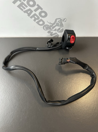 TRIUMPH STREET TRIPLE 675R 675 R/H Right Switchgear T2049255 Right Switch 2011