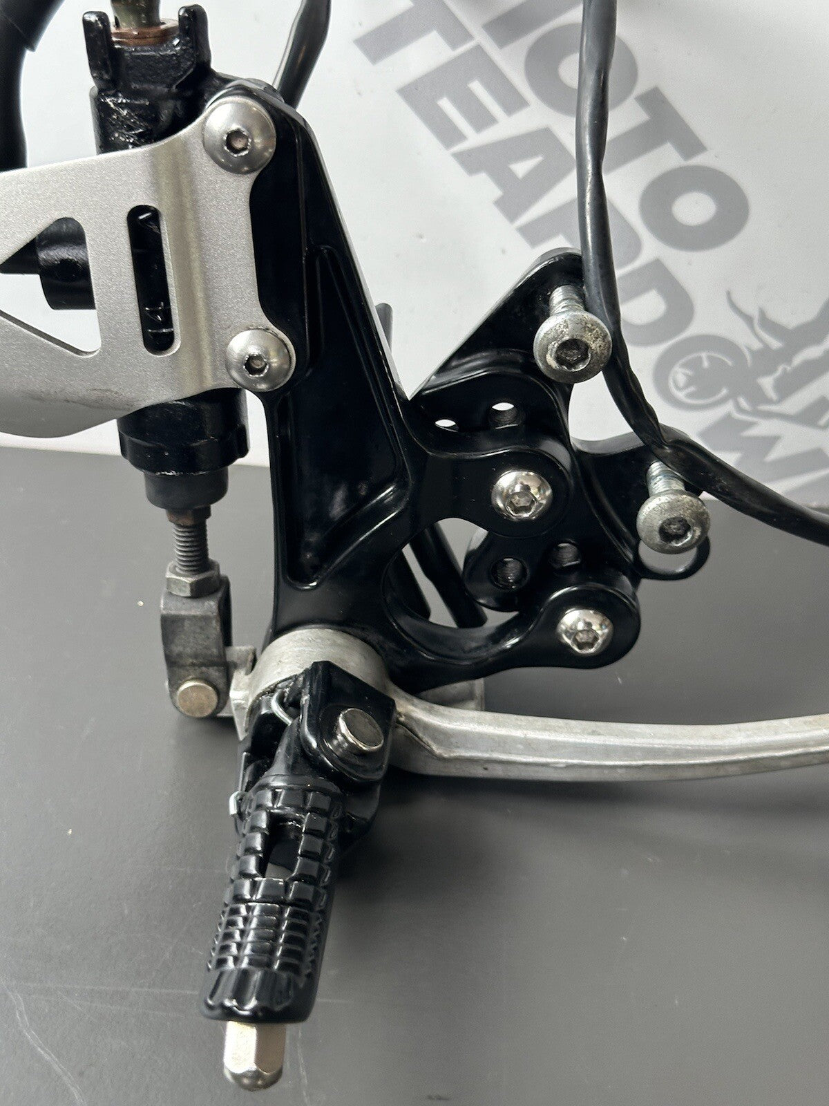 Suzuki GSXR 1000 GSXR1000 2009 - 2016 Front Right Side Footrest Foot Rest 2010