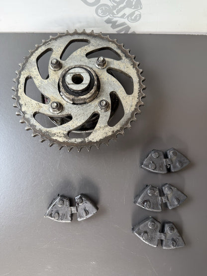 SUZUKI GSXS 125 GSXR 2017-2021 REAR SPROCKET CARRIER WITH CUSH RUBBERS *SPLIT*