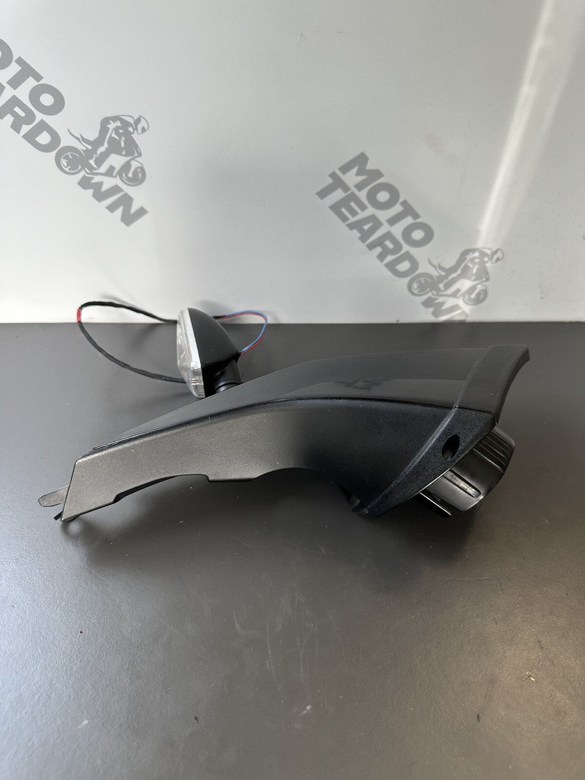 Aprilia Tuono V4 1100 Factory right RH air intake duct pipe + Indicator 2b002420