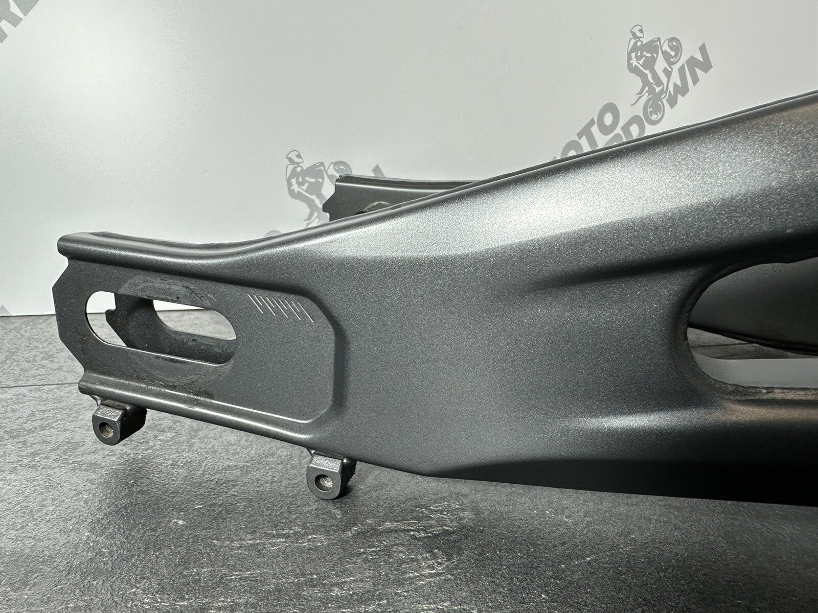 Yamaha R7 690 2024 Swingarm Swinging Arm Only 1784 Mile 2022 2023 OEM