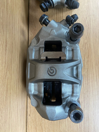 Triumph Street Triple 765 RS BREMBO FRONT BRAKE CALIPERS Brembo Monobloc M50 OEM