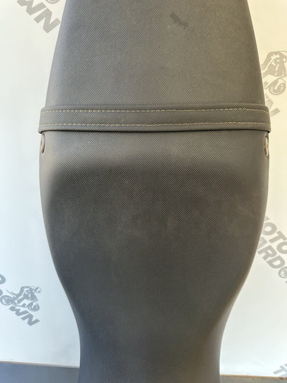 TRIUMPH STREET TRIPLE 675 Seat T2306407 Triumph Street Triple 675R Seat 2007-11