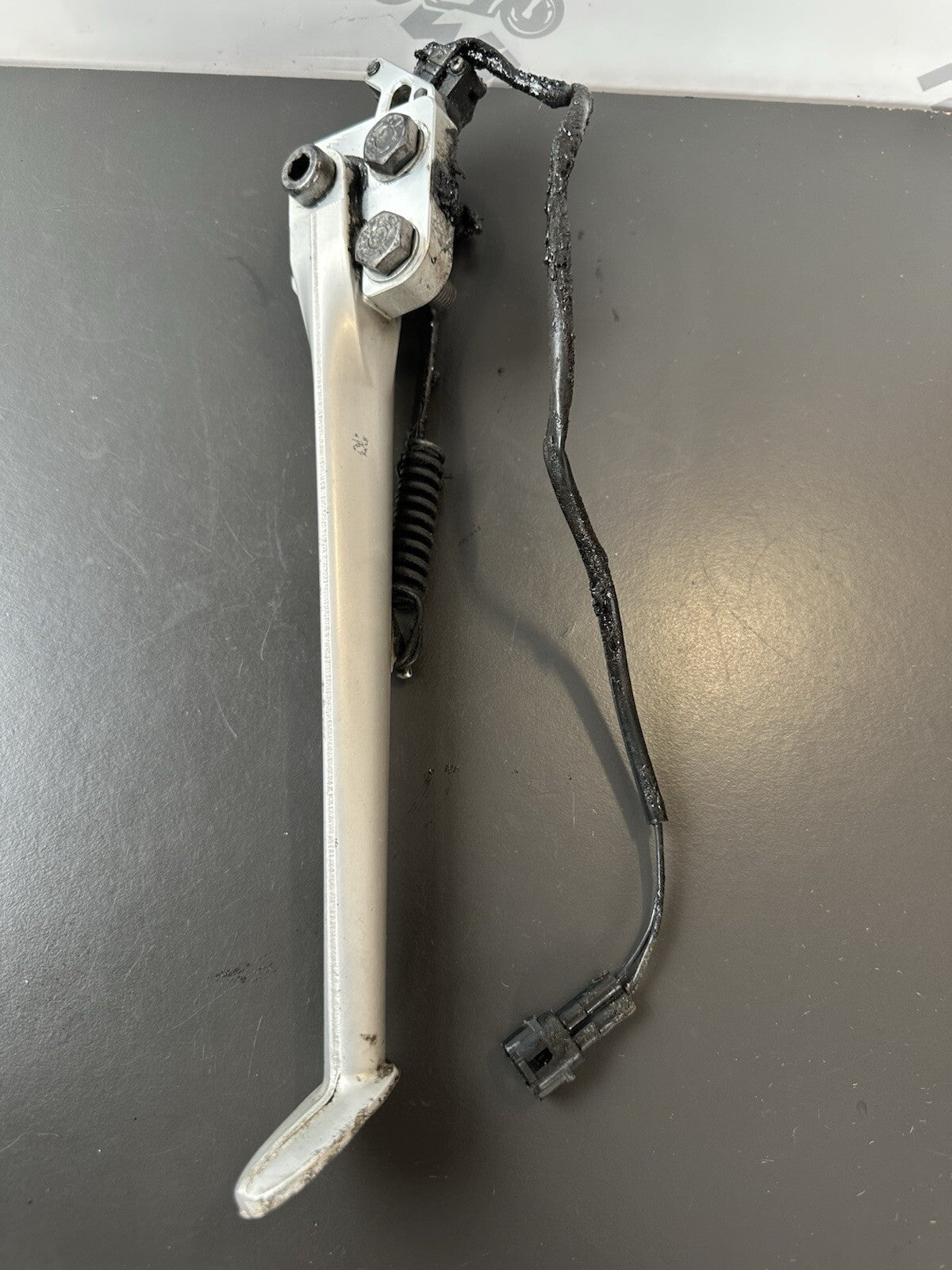 TRIUMPH STREET TRIPLE 675R Kick Stand Side Stand 2011 OEM 675R Side Stand Kick