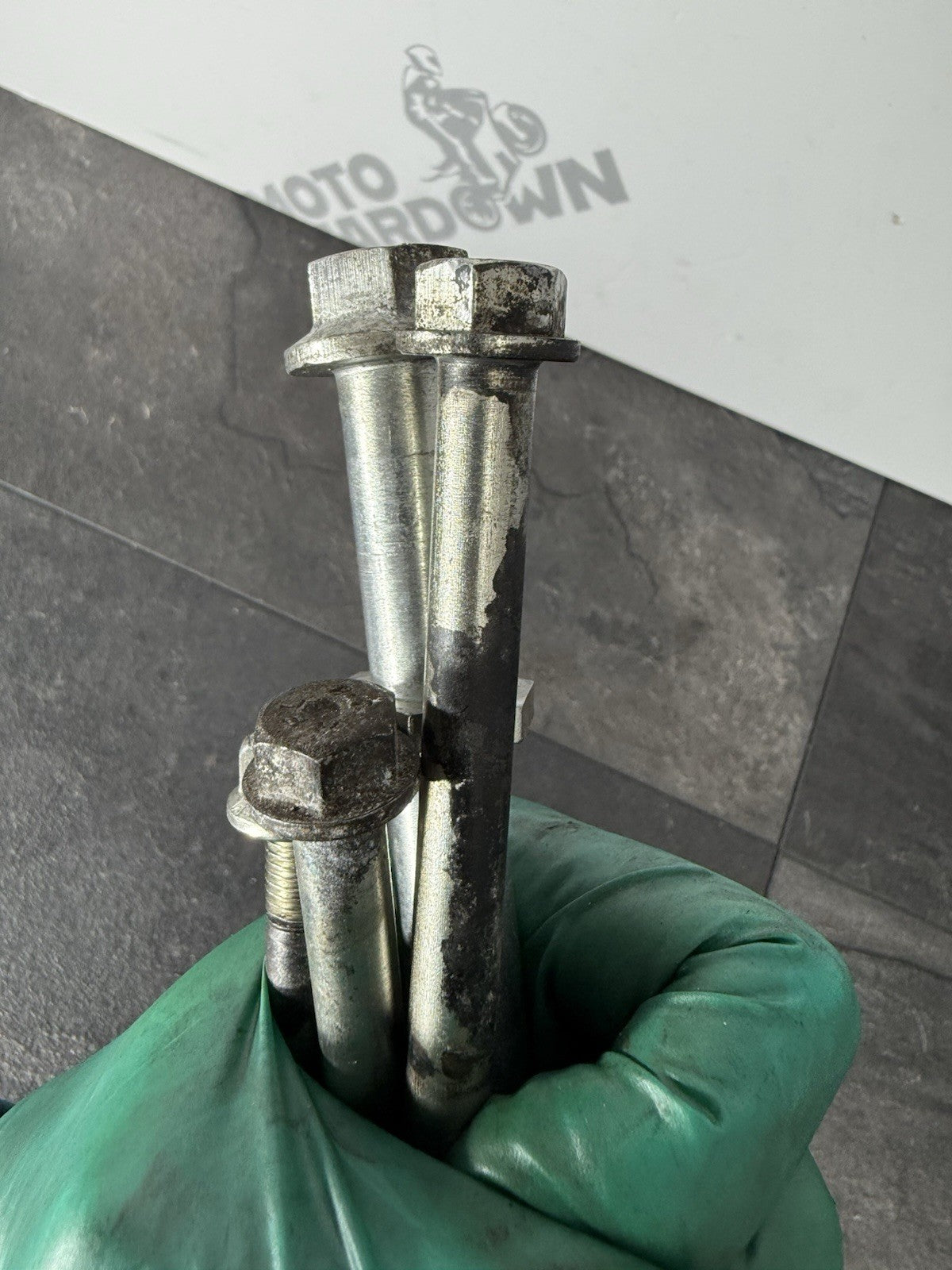 b2e19376-599a-4033-9e3e-7e1868bb6c1c