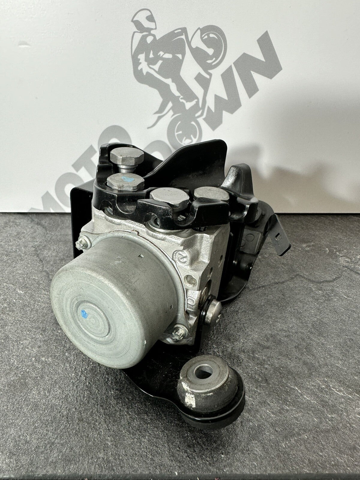 Triumph Trident 660 2022 ABS Pump Module NISSIN 2962 Miles 2021-2024 OEM