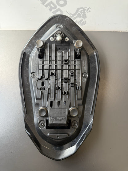 60827713-e3c7-49ec-bcc4-02e906f4f6df