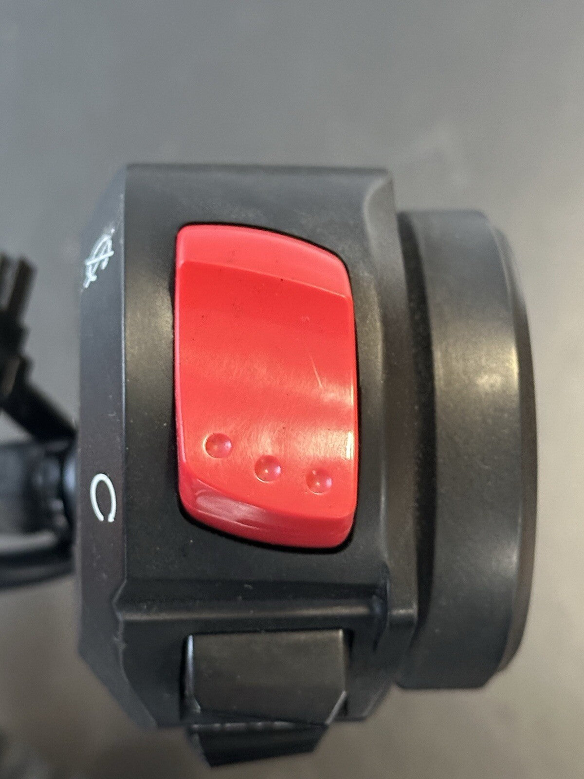Suzuki GSXR600 GSXR750 Right handlebar switchgear start switch 2011-2016 DAMAGED