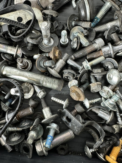 Suzuki GSXR 1300 2016 HAYABUSA Nuts Bolts Fixings Brackets Job Lot 18408 Miles