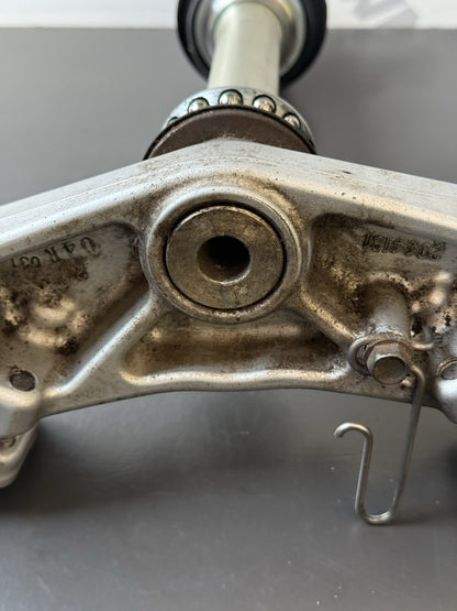 TRIUMPH STREET TRIPLE 675R Lower Yoke Bottom Clamp Lower Fork Clamp - T2044131