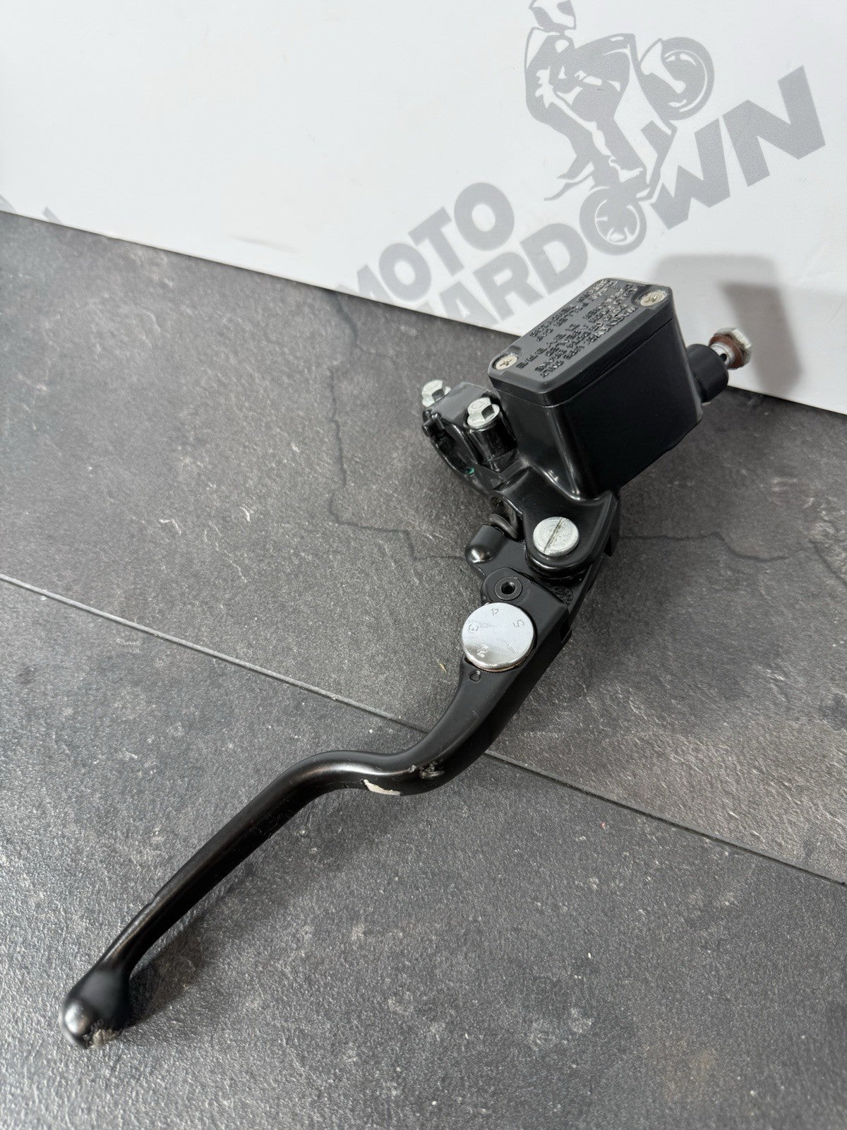 f7fae598-3adf-4dfa-a047-904957cb3f7c