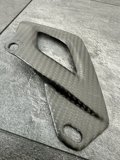 Aprilia Tuono V4 1100 Factory 2020 Carbon Fibre Chain Guide Guard 6889m OEM 2019