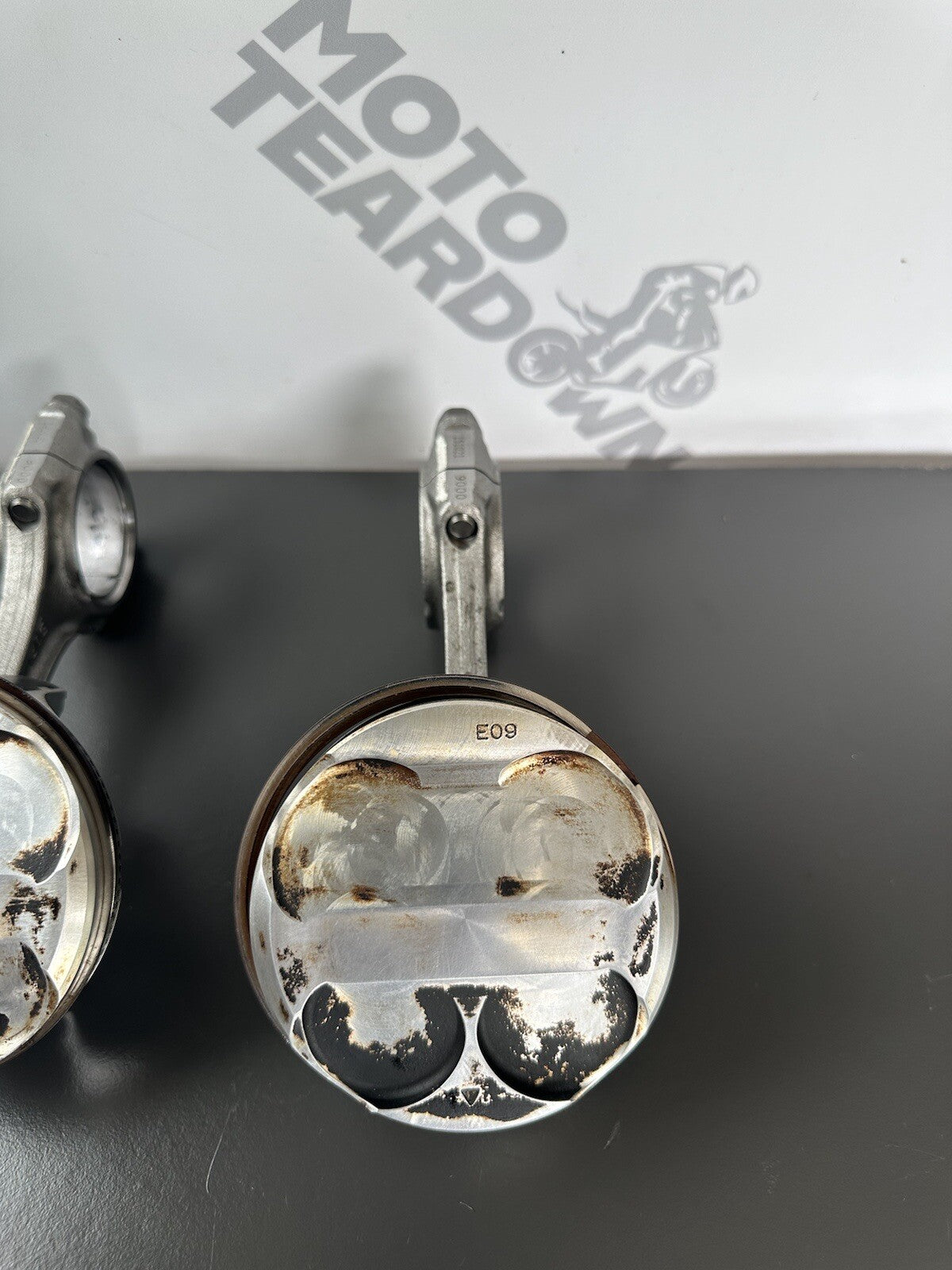 Triumph Speed Triple 1200 RR 2022 pistons READ DESCRIPTION 1200RR Engine Pistons