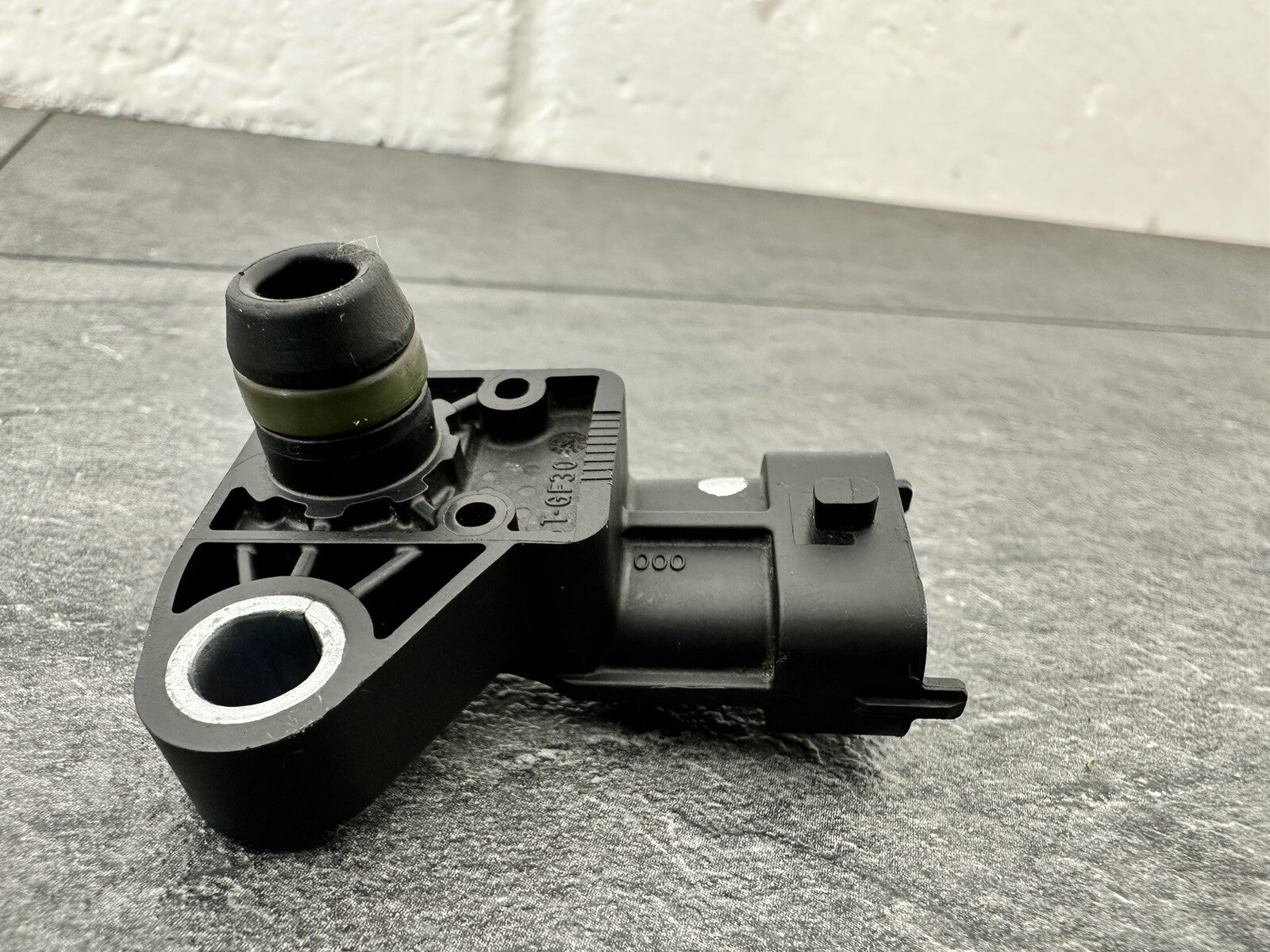 Aprilia Tuono V4 1100 Factory 2020 Air Pressure Sensor Unit 6889m OEM 2019