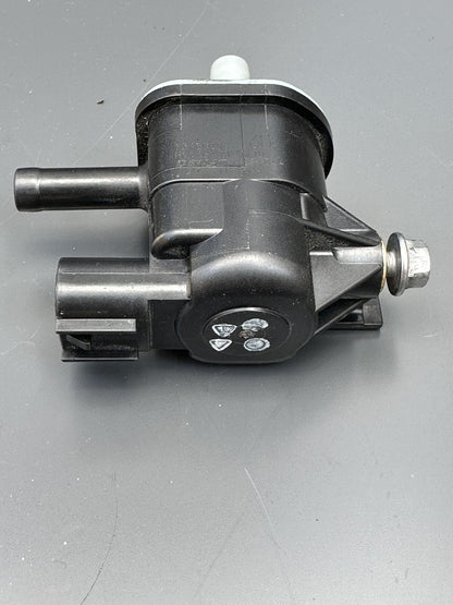 Valve Air Denso 1362007420 TRIUMPH Speed Triple RR 2022 1200RR Air Sensor OEM