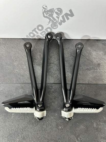 Triumph Street Triple 765 RS 2022 Pillion Footrests Footpegs 2751 Mile 2020 2021