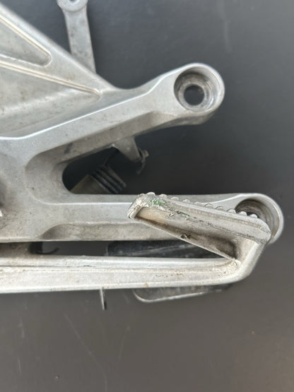 HONDA CBR1000RR FIREBLADE Right Front Footrest Hanger 2004-2005 SPARES/REPAIRS