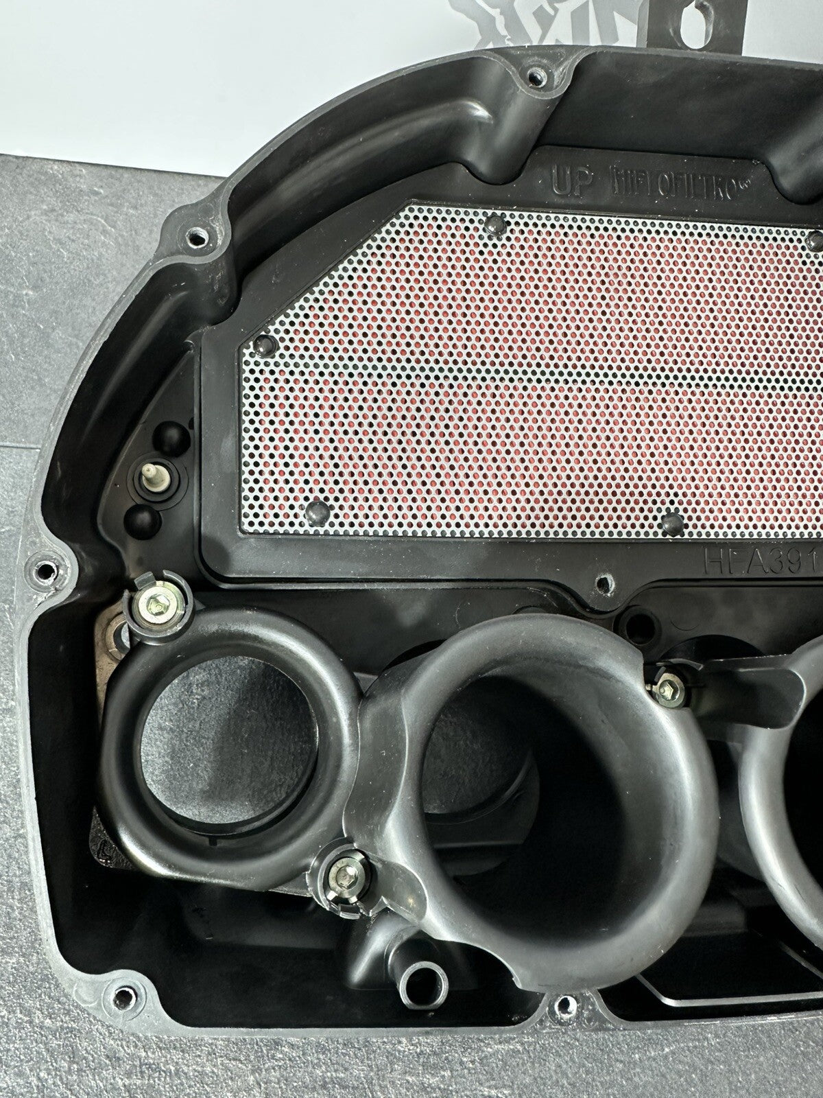 Suzuki GSXR 1000 2014 Air Box Airbox Air Filter Housing 22774 Miles 2009-2016