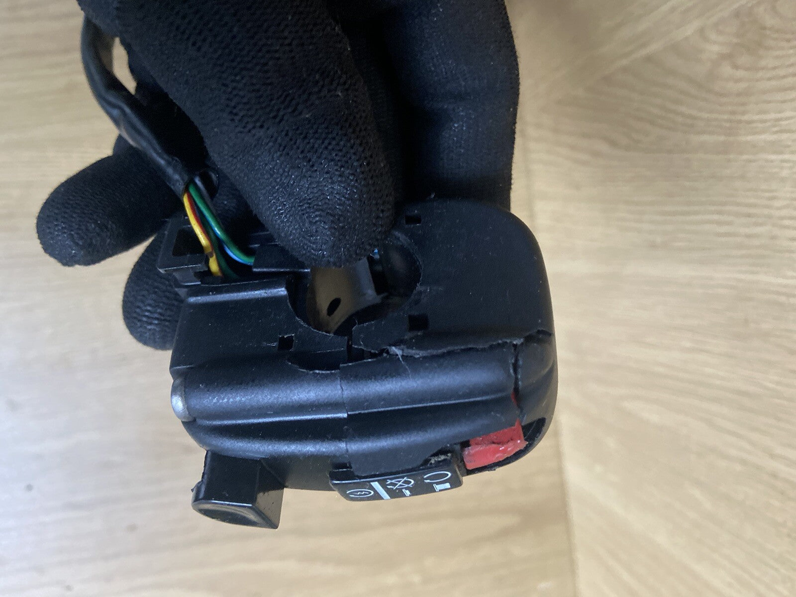 Aprilia Tuono V4 1100 Factory  right hand handlebar kill switch SPARES / REPAIRS