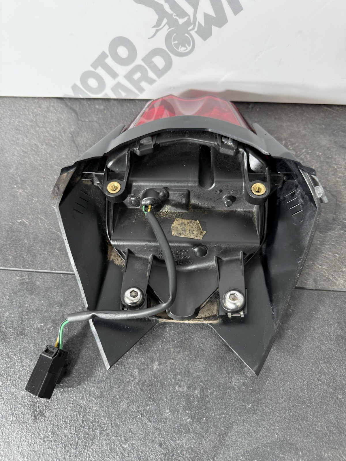 998a70fa-bf0e-450d-94a8-190b25c31e9b