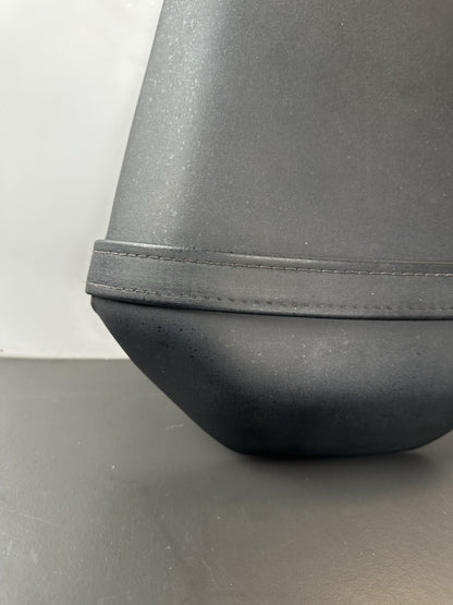 Yamaha MT-07 MT07 Rear pillion passenger seat saddle Genuine OE 2014 - 2017 TORN