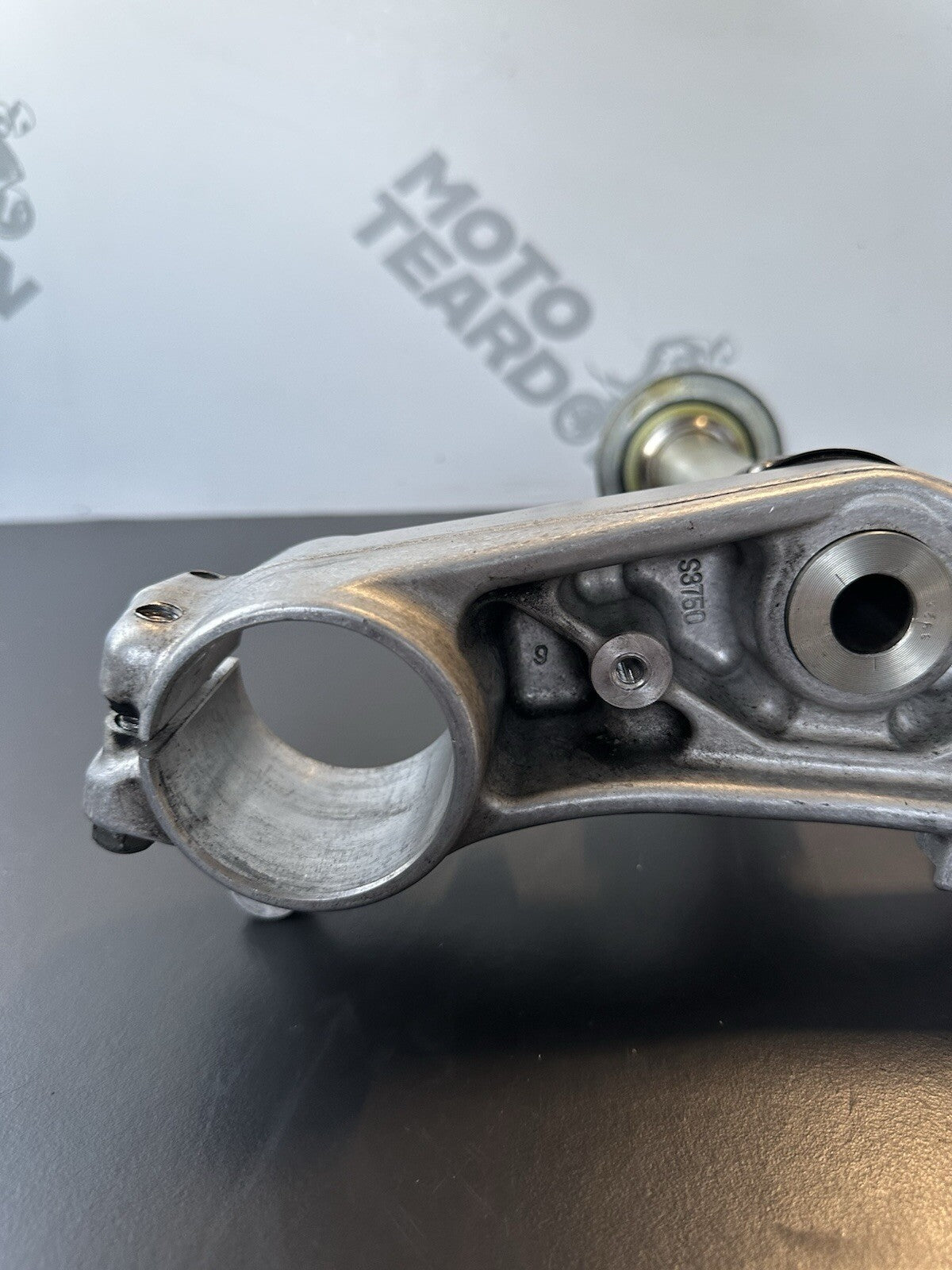 Suzuki GSXR600 GSXR750 Bottom lower fork yoke clamp & fittings 2011 - 2017 L1-L7