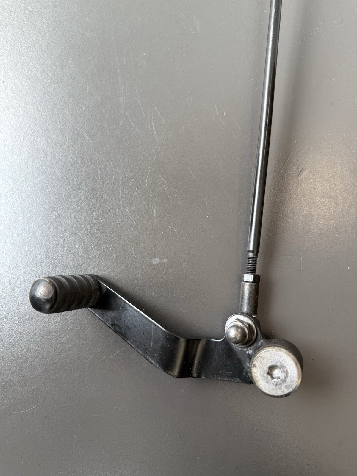 Triumph Trident 660 gear lever and linkage Gear Pedal And Gear Rod 2021-2024 OEM