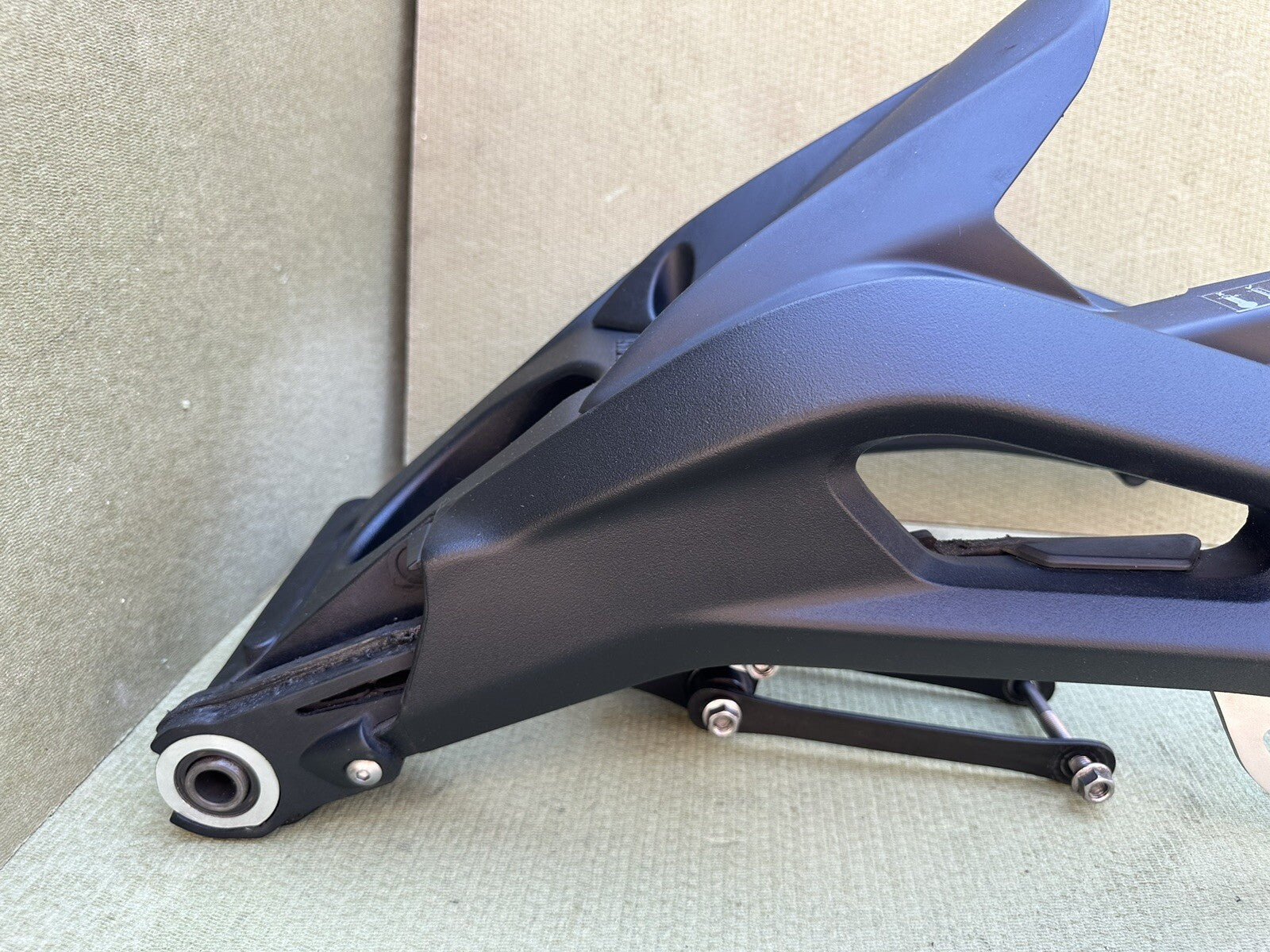 TRIUMPH STREET TRIPLE 765 RS REAR SWING ARM Swing Arm T2055605 2020