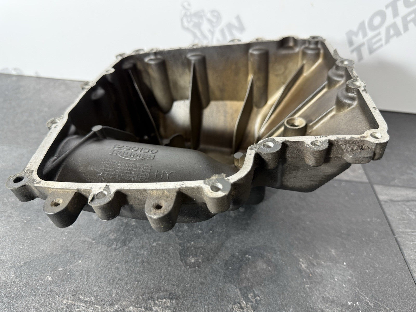 Triumph Street Triple 765 R 2017 Oil Sump Engine Sump & Bolts 18498m 2018-2021